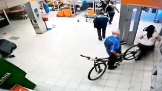 Security Guard learns a Lesson: Do Not Touch this Man's Bike Please, Thank you