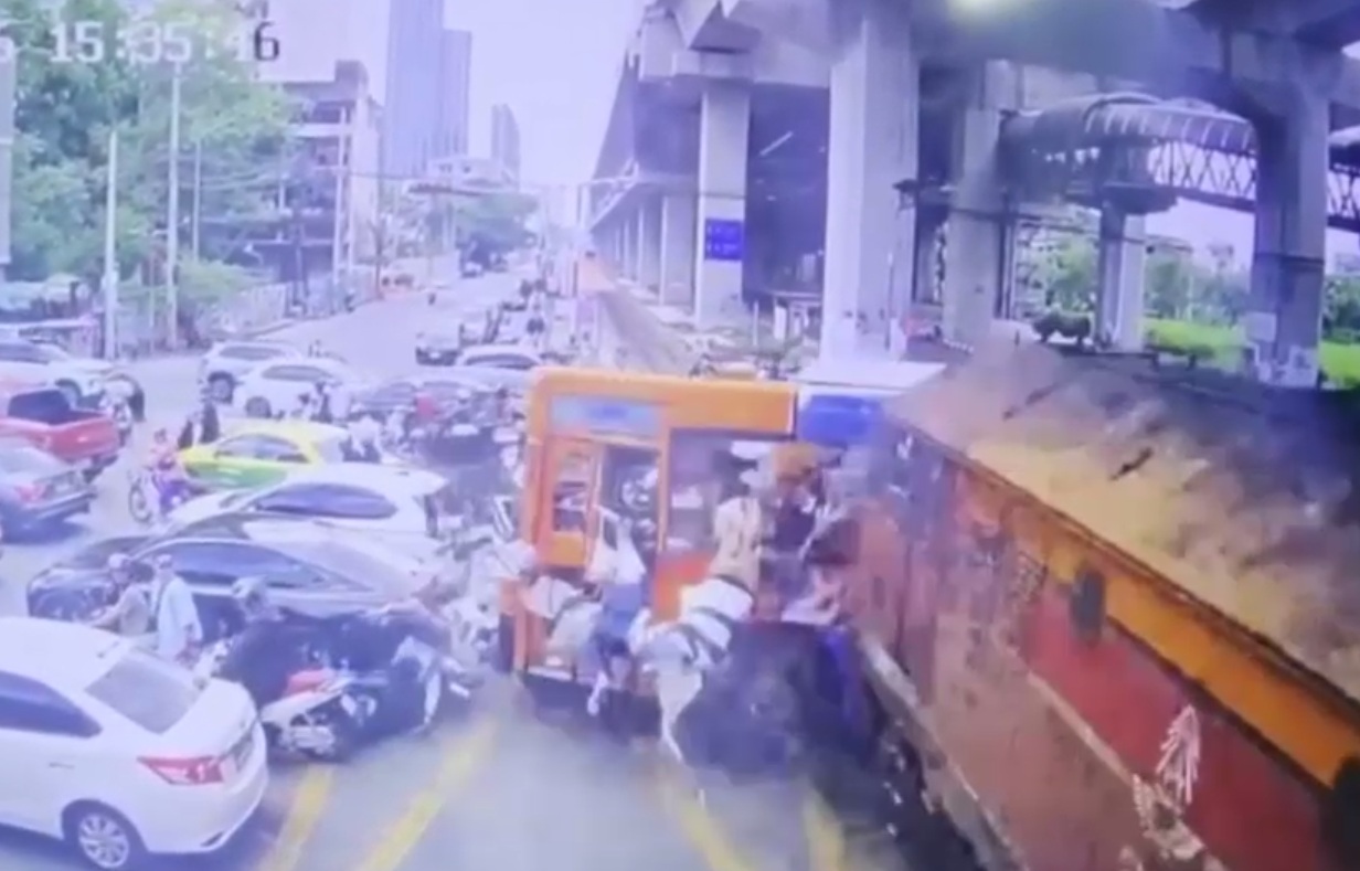 Full Video: 8 Dead After Freight Train Slams into City Bus in Central Bangkok