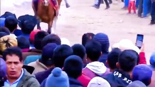 Peru: Man Dies/Kills Himself by Running in Front of Horse during Race
