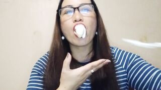 BANANA WITH COCOWHIP CREAM NO CHEWING