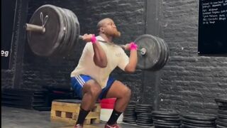 2 Knees Pop and Dislocated at the same time during Heavy Squat