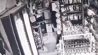 Minor Attempts to Grope Pregnant Woman in Mexico Store