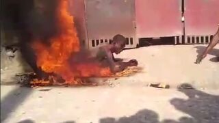 (Graphic) Full Video of thief in Haiti Burned Alive