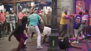 Heavyweight Brawl in Texas Street Features a Lot of Knockouts