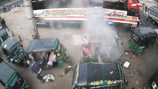 Rickshaw Explosion of the Gas Tank Kills One (Bangladesh) Died from Injuries