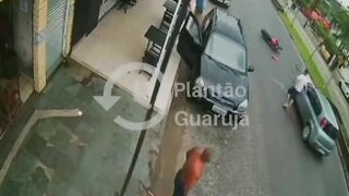 White Bus moves out of the Way so Motorcyclist can Kill Himself (Accident)