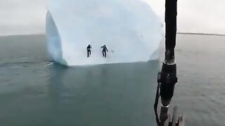 This is Why you don't Climb onto Icebergs...Bad Ending (Classic)