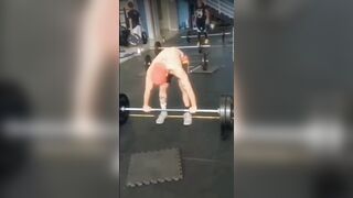 Skinny Guy in the Gym Finds a Way to Break his Neck and Knock Himself into Seizure