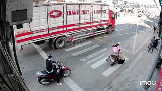 Millimeters from Death: Woman Cheats Crushing Fate Beneath Truck Wheels