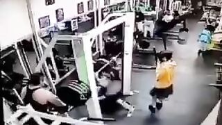 Accident in the Gym in Mexico Killed the Woman Instantly...I don't think she knew How much Weight was on There.