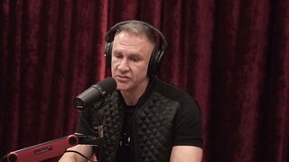 Joe Rogan: "There's a business that relies on people… getting type 2 diabetes?"