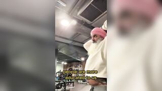 HUGE KNIFE: Sikh explains why they can carry such a big deadly knife around