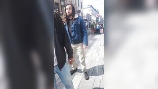 Aggressive migrant is taught a valuable lesson by an Irishman.