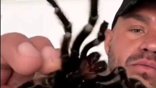 Afraid of Spiders Are We? Check this Guy Out