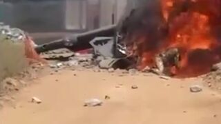 (Full) Pilot in Brazil Burns Alive after Plane Crashes. Watch Second Half to See Him Alive and Burning