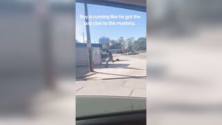 Internet is Going Wild over This Guy Running... "Looks Like he Found the Last Clue to the Mystery"
