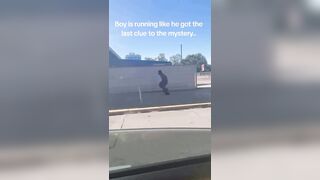 Internet is Going Wild over This Guy Running... "Looks Like he Found the Last Clue to the Mystery"