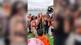 Man Proposes on Vacation with his Girl in Front of Entire Boat...And She Says..