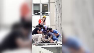 A Knicks fan passed out at the parade and got curved trying to kiss the woman who sav