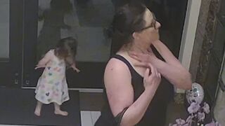 Texas woman accused of stealing from the dead with innocent toddler