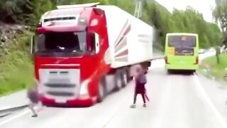 Alert Driver Averts Tragedy....BTW, Every Vehicle Should have This Trucks Breaking System! DAMN!