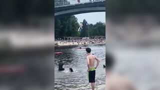 Man described as a “diver” fatally plunged from a bridge into the Dnipro River
