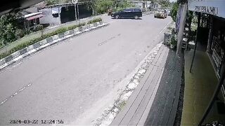Motorist FLIES when trying to Avoid a Vehicle