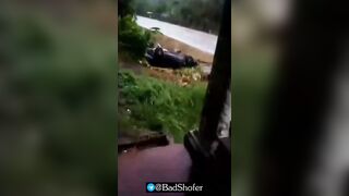 Woman's House is the Right View for the Dangers of a Road in Venezuela...