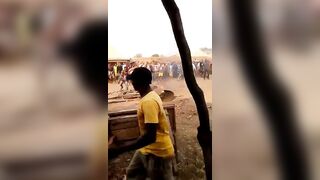 Strong Images: Community in Nigeria still Stoning, Beating and Burning an Accused Thief