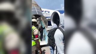 South Africa has deported Nigerians. No cries of racism from the lefttards!