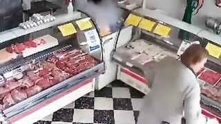 Argentina: Man working in Butcher Shop has his Credit Card Machine Self Destruct