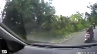 Deadly Accident Recorded on Dashcam throws Female Victim and her Passengers (See Info)