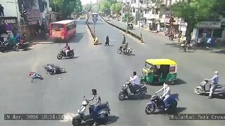 India: Youth Motorcycle Driver is Crushed in the Street...but the Worst Part is HOW Long he Sits There Dead (See Info)