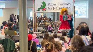 Sick: Drag Queen shouts to Kids at School "If you're a Drag Queen and you know It, shout Free Palestine"