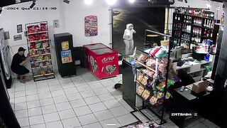 Brazil: Young man is executed in a shooting attack in a convenience store in Joinville
