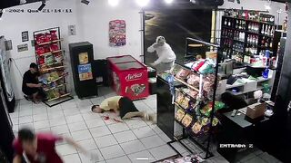 Brazil: Young man is executed in a shooting attack in a convenience store in Joinville