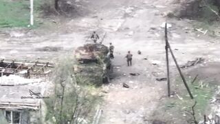 Russian Soldiers try to Remove an Anti-Tank Mine but it Explodes
