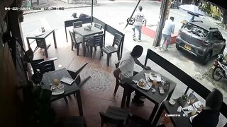 Gun Karma: One Thief Dead the Other Injured after Good Man with a Gun Takes Action (Watch Man in Blue)