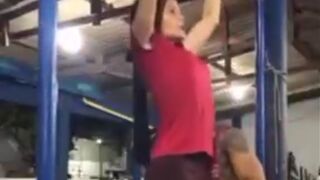 Is this the Way you're Supposed to Spot a Girl when she is doing Pull-Ups?