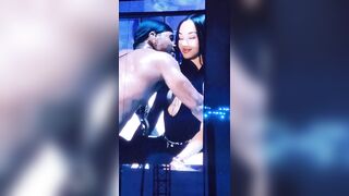 Haha Woman goes Viral at Usher show for refusing to Kiss him
