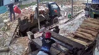 Vietnamese Kid isn't Too Bright Aliright. Why would he put his Hand in a Wood Shredder