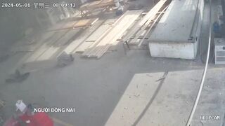 Dong Nai, Vietnam : Boiler Explosion killed 6 People, Injured 7 People (Stay for Horrific Aftermath when Family shows Up)