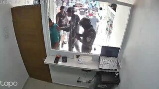 Failed in Seconds: The Currency Exchange Robbery That Backfired Spectacularly