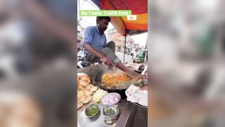 Most talented Indian street vendor