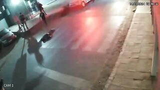 Brazil: Maniac Attacks Police Officer with a Machete....Really Dumb Idea