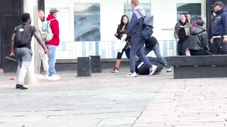 Group Attacks Older Scotsman in Broad Daylight at Glasgow’s St Enoch Square as Crowd Films