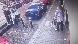 Foreigners Rob 86-Year-Old Man In Dudley, UK