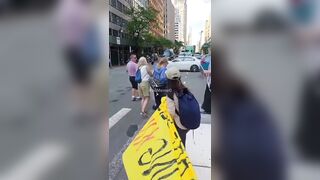 Man Attacked by Pro-Palestine Mob After Confronting Muslim Man Yelling Obscenities at Him