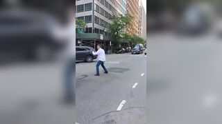 Man Attacked by Pro-Palestine Mob After Confronting Muslim Man Yelling Obscenities at Him