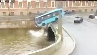 Bus Full of 20 Passengers Drives into River in Russia and Sinks Quickly
